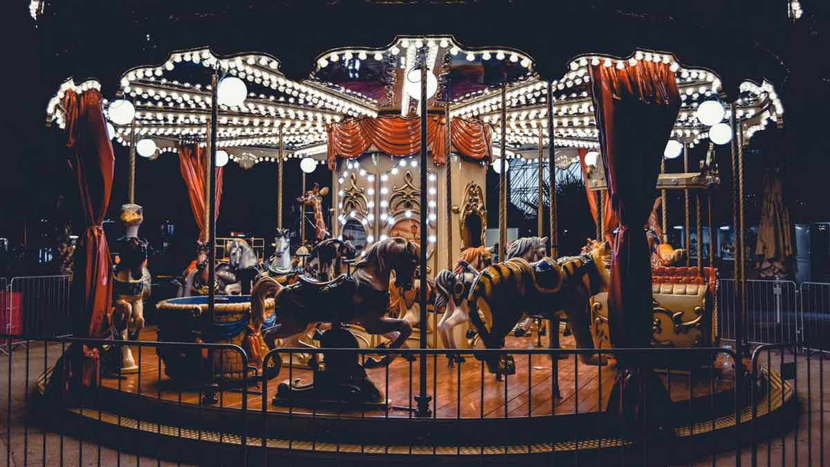 Auto-scrolling of carousel in opencart, now manufacturer images