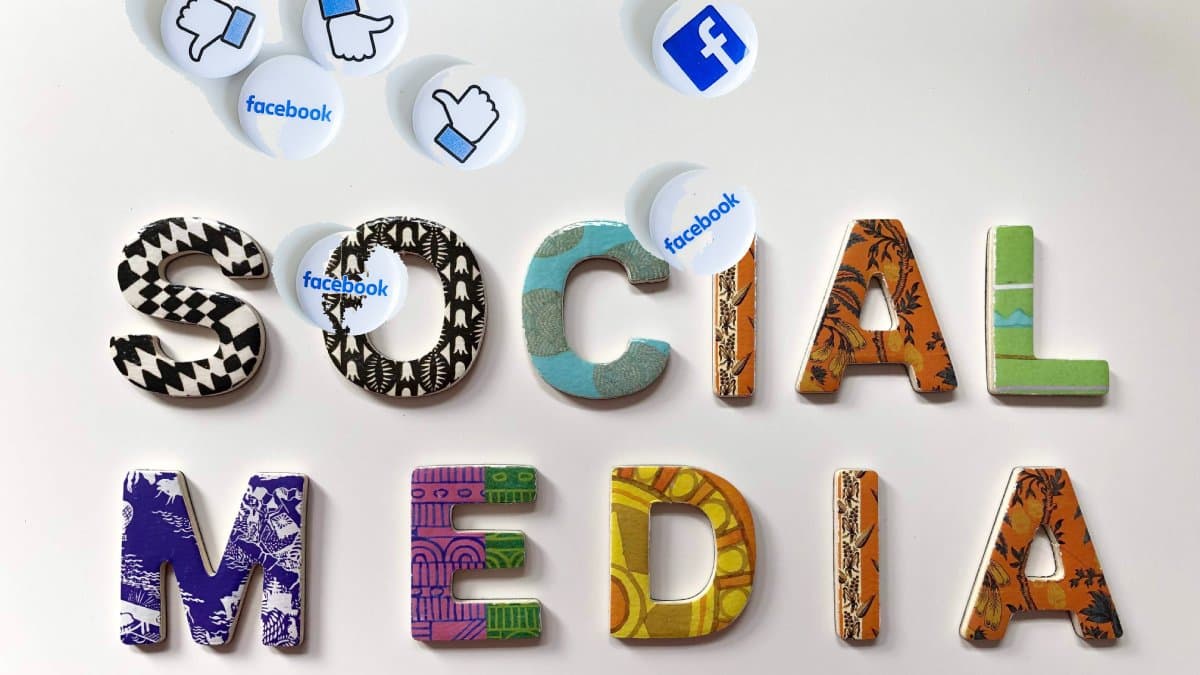 Automatically post new Opencart products on social media like Facebook for free